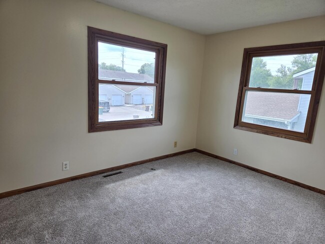 Building Photo - 2820 67th Ln N