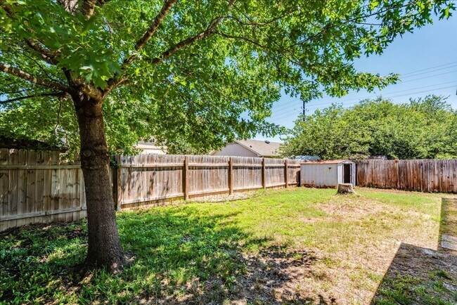 Building Photo - 913 Jasmine Trail