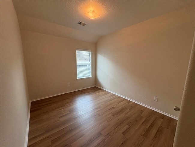 Building Photo - 21507 Rose Mill Dr