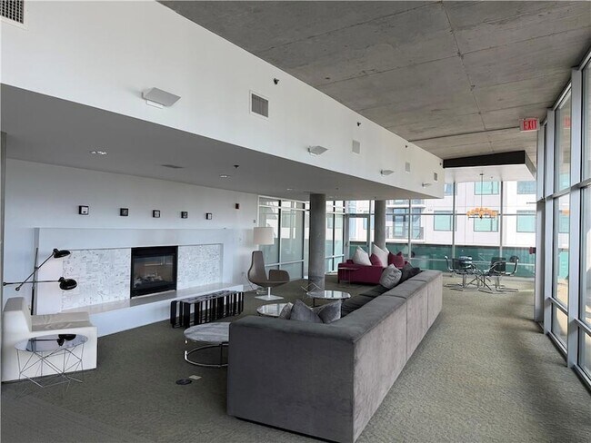 Building Photo - 845 Spring St NW