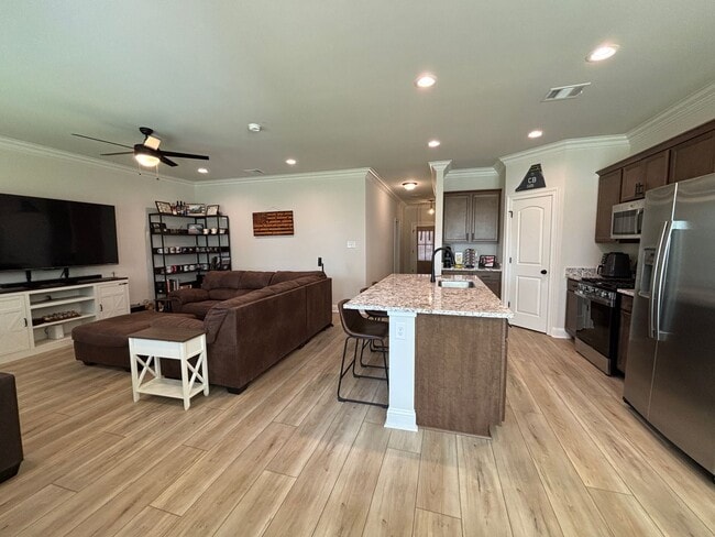 Building Photo - THE COVE AT VILLAGGIO NEAR BAFB