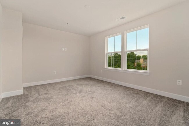 Building Photo - 289 Phoenix Dr