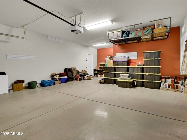 Building Photo - 1866 E Ravenswood Dr