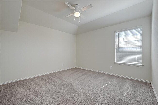Building Photo - 30822 Lake Spur Mnr