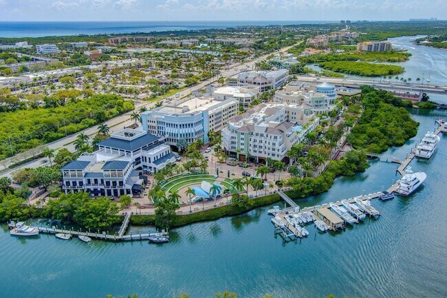 Building Photo - 300 N Hwy A1A