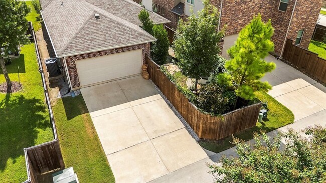 Building Photo - 4520 Del Rey Ave