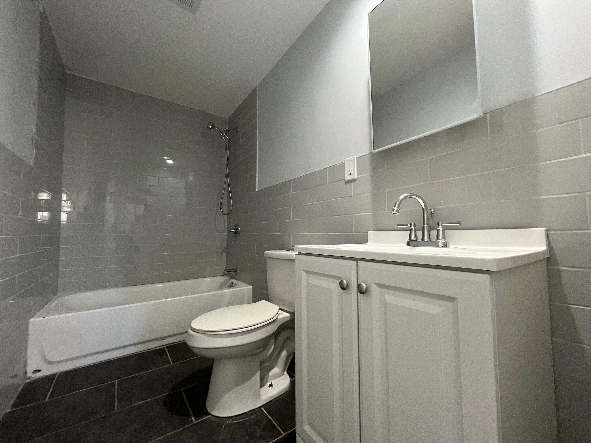 Building Photo - 8 Rutgers Ave