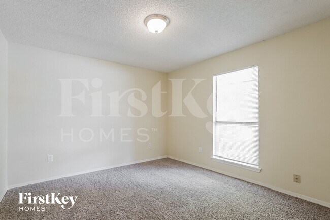 Building Photo - 20142 Misty Pines Dr