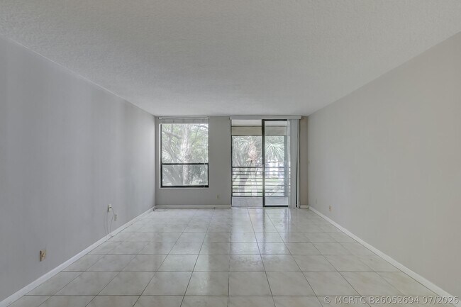 Building Photo - 6751 N University Dr