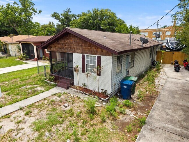 Building Photo - 1605 E 29th Ave