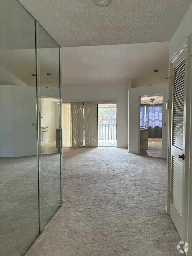 Building Photo - 3226 Laurel Oaks Ln
