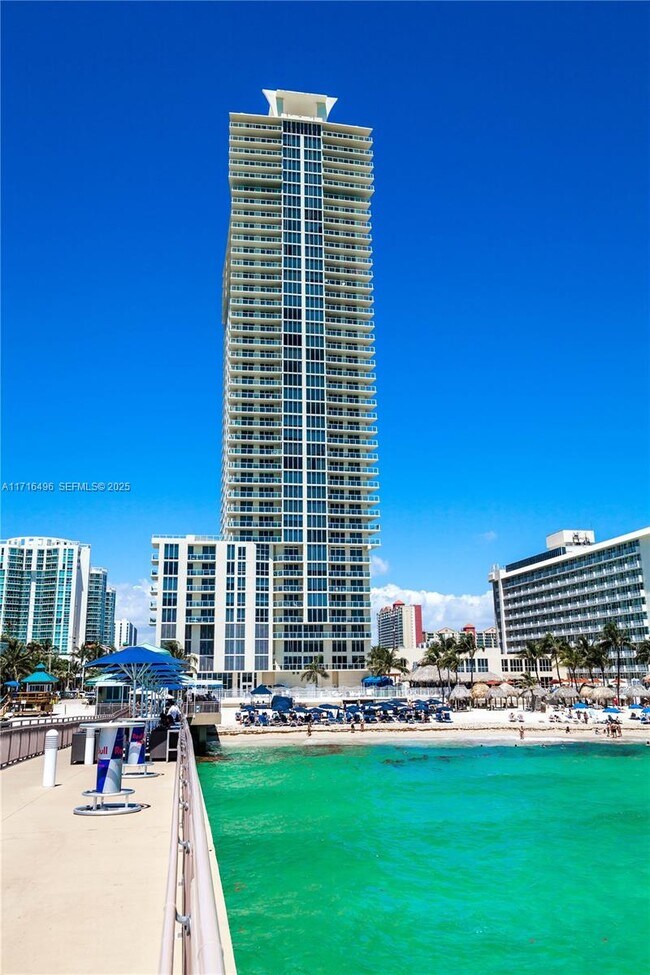Building Photo - 16699 Collins Ave