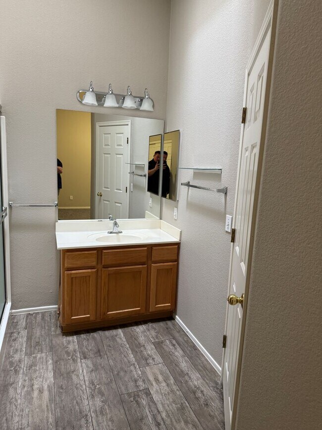 Building Photo - Beautiful 2 Bedroom 2 bath single level for Rent in Chandler