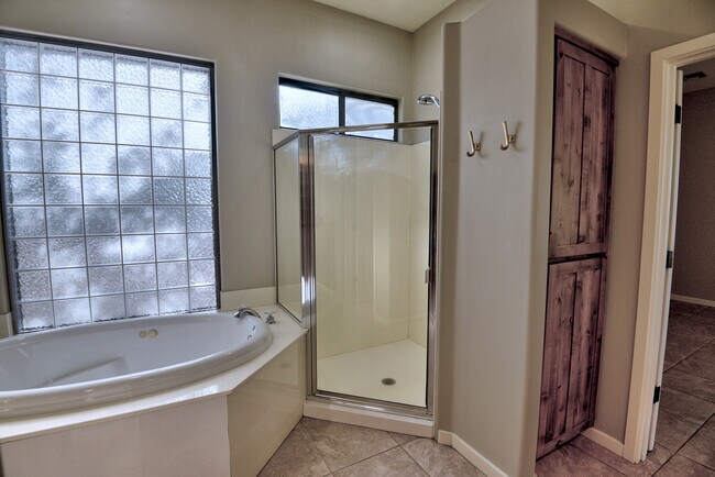 Building Photo - 27115 N 44th St