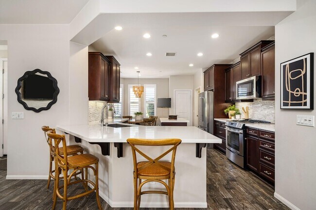 Building Photo - 51234 Longmeadow St