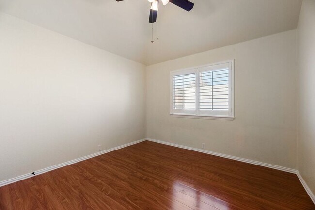 Building Photo - Luxury Living at FairWays North at Westridge