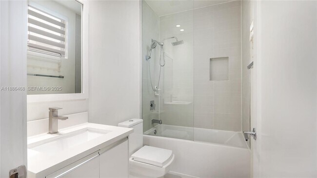 Building Photo - 6611 NW 105th Pl