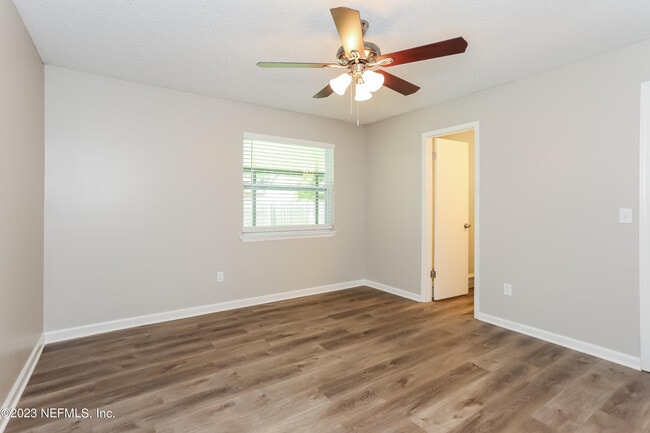 Building Photo - 1441 Kingfisher Ln N