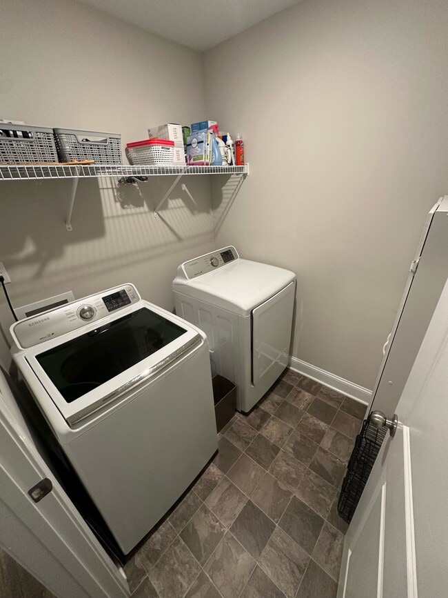 Building Photo - 335 National Dr