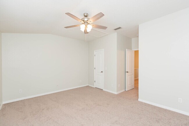 Building Photo - 5808 Fishhawk Ridge Dr