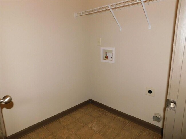 Building Photo - 3325 Ivey Ridge Rd NE