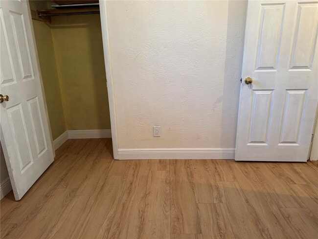 Building Photo - 1930 Walton St S