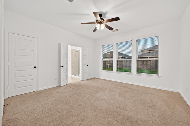 Building Photo - 7927 Tindarey Maple Trace