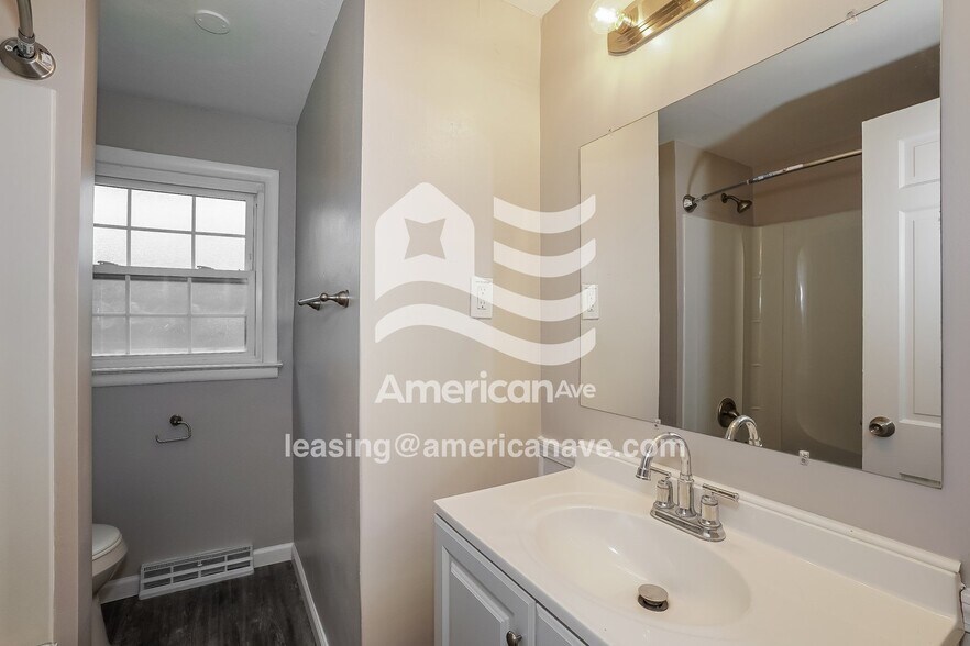 Building Photo - 808 Irving Park Blvd