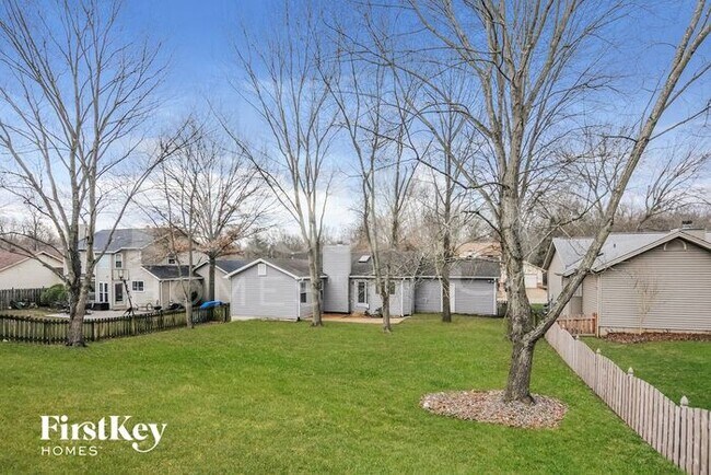 Building Photo - 16609 Green Pines Dr