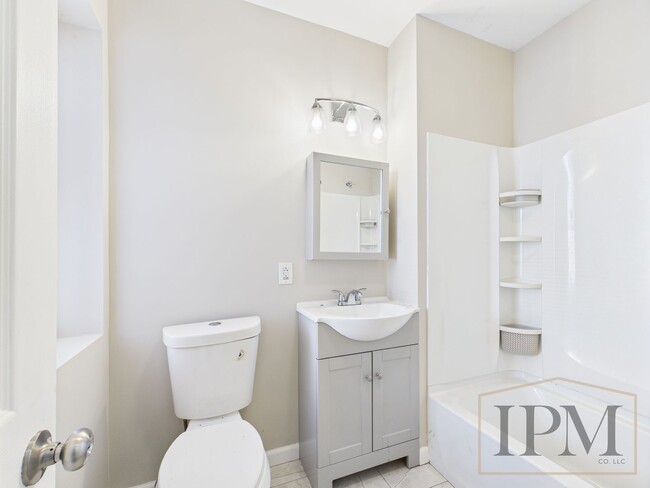 Building Photo - Available Now - Charming 3 Bedroom, 2 Bath...