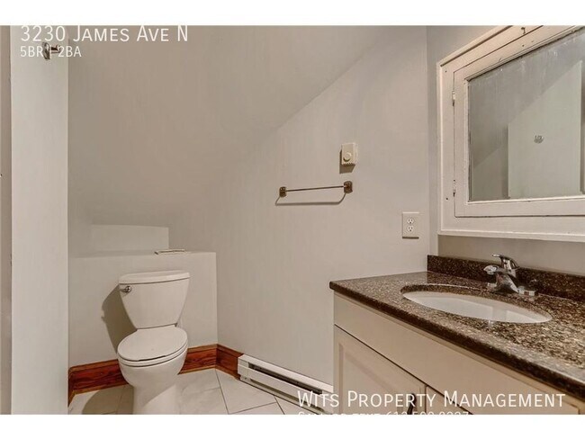 Building Photo - Great 5 BR / 1 BA side by side duplex unit