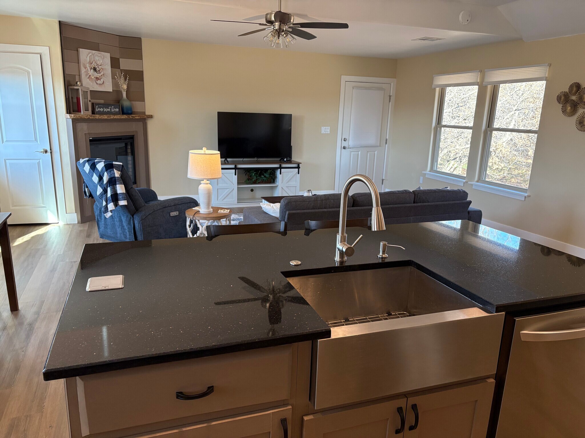 Building Photo - 8710 Palermo Dr