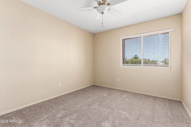 Building Photo - 1334 E Helena Dr