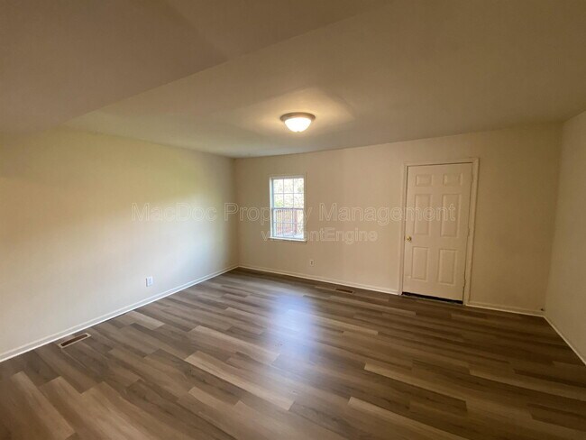 Building Photo - 706 Olde Greenwich Cir