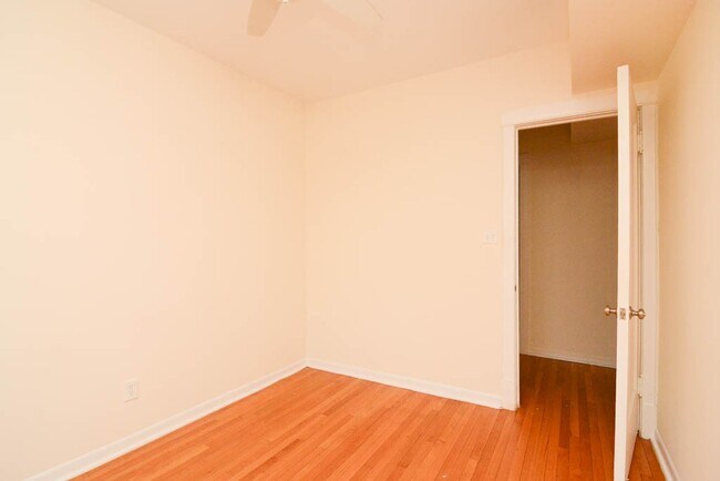 Building Photo - 2657 N St Louis Ave