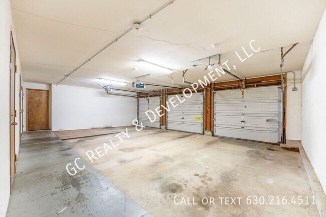 Building Photo - 21 N Park Blvd