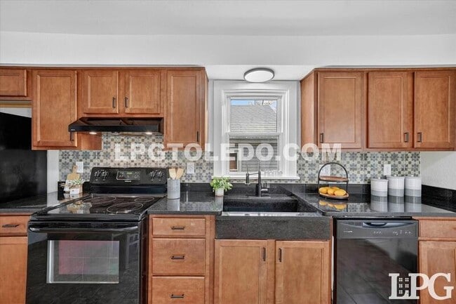 Building Photo - 5831 Gany Mede Dr