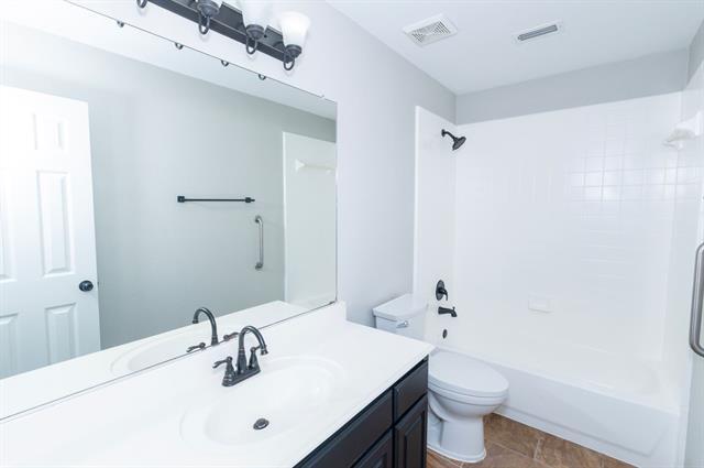 Building Photo - 8301 Skyridge Dr