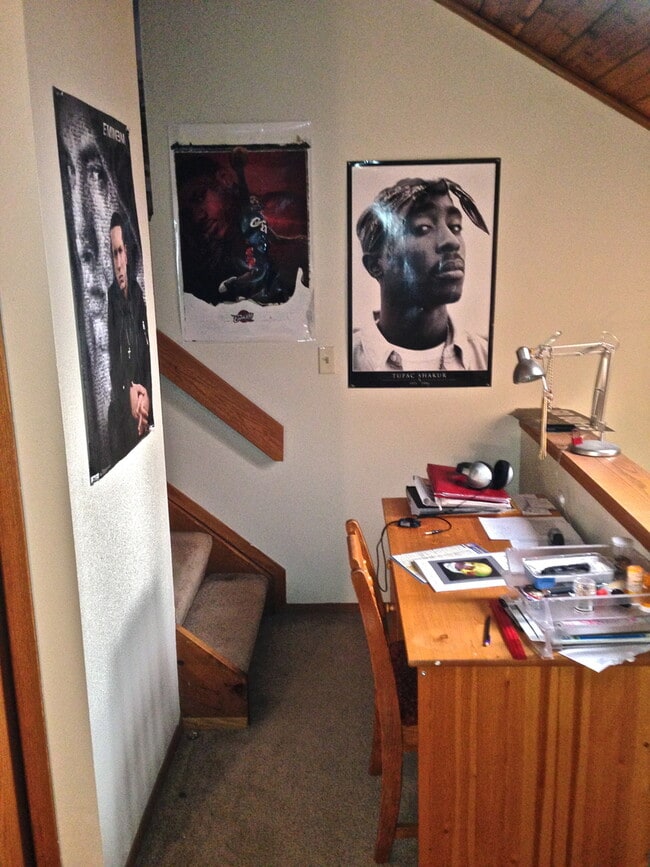 Building Photo - PRE-LEASE: 4 Bedroom 3.5 Bathroom Townhouse In Gold Run.  Walk To Campus!