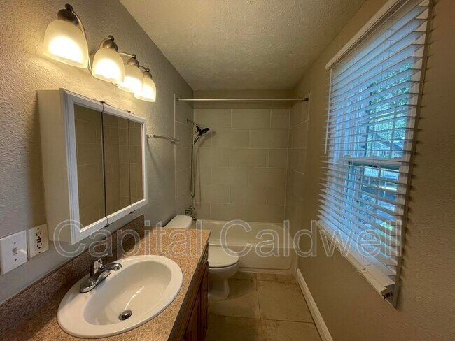 Building Photo - 13686 Orange Sunset Dr