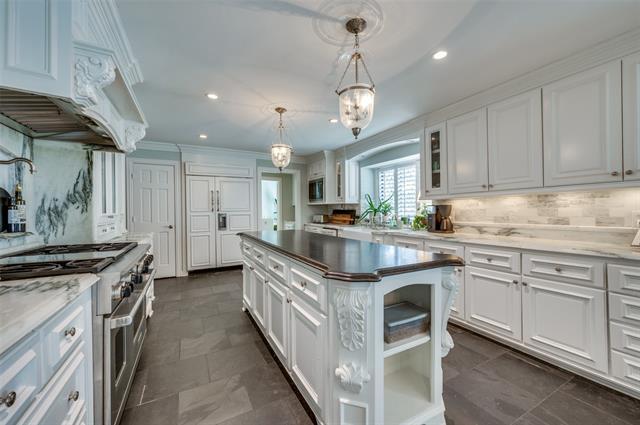 Building Photo - 5605 Lobello Dr