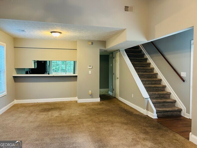 Building Photo - 207 Hillcrest Dr
