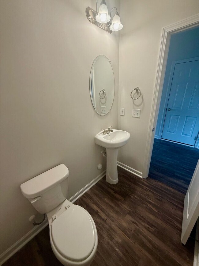 Building Photo - Two bedroom, 2.5 bath townhome in Ridge Creek, Whitsett