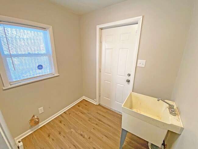 Building Photo - Burkhardt Home : **MOVE-IN SPECIAL: 100% O...