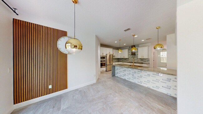 Building Photo - 6BR /5BA  LUXURY POOL HOME -  Fells Landing Subdivision- Minutes to Medical City! **1/2 OFF FIRST...