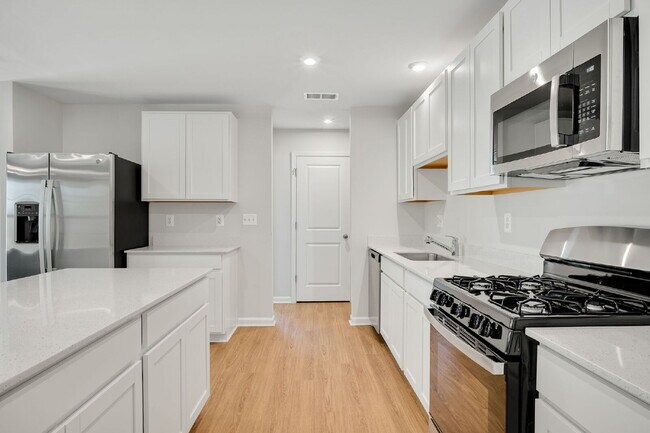 Building Photo - 3 Bedroom Single-Family Home with 2-Car Garage in Glen Allen (23060) – $2,650/mo