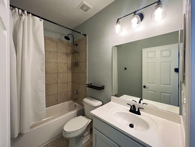 Building Photo - 5105 NW 22nd St