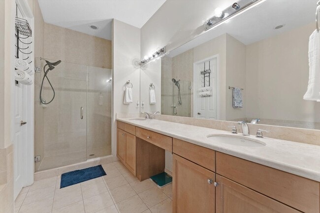 Building Photo - 6013 NW 118th Dr