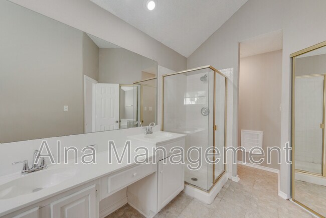 Building Photo - 8701 Pheasant Run Dr