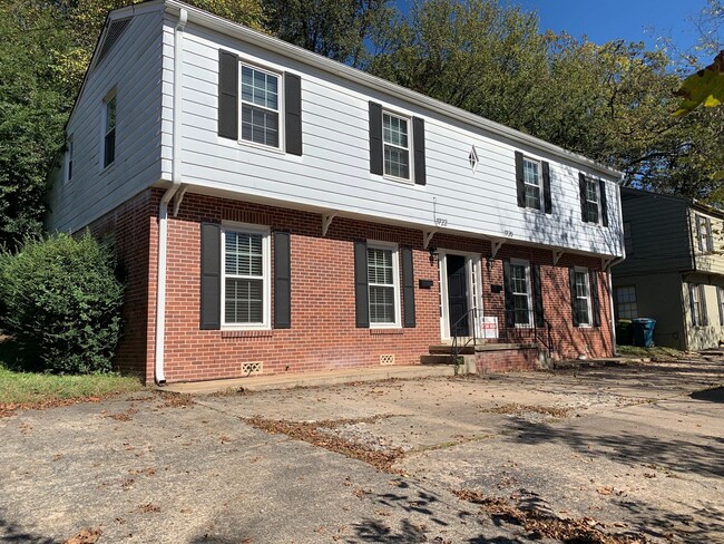 Primary Photo - 1720 Kavanaugh Blvd